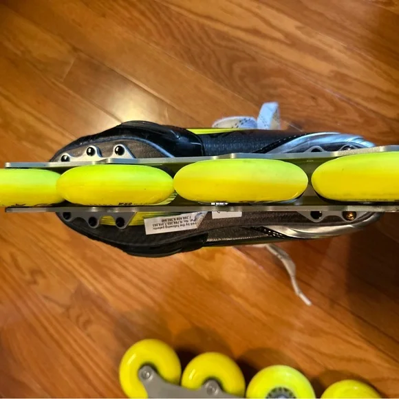 Bauer Vapor X4 Skates with Bright Yellow Wheels - Picture 2 of 3